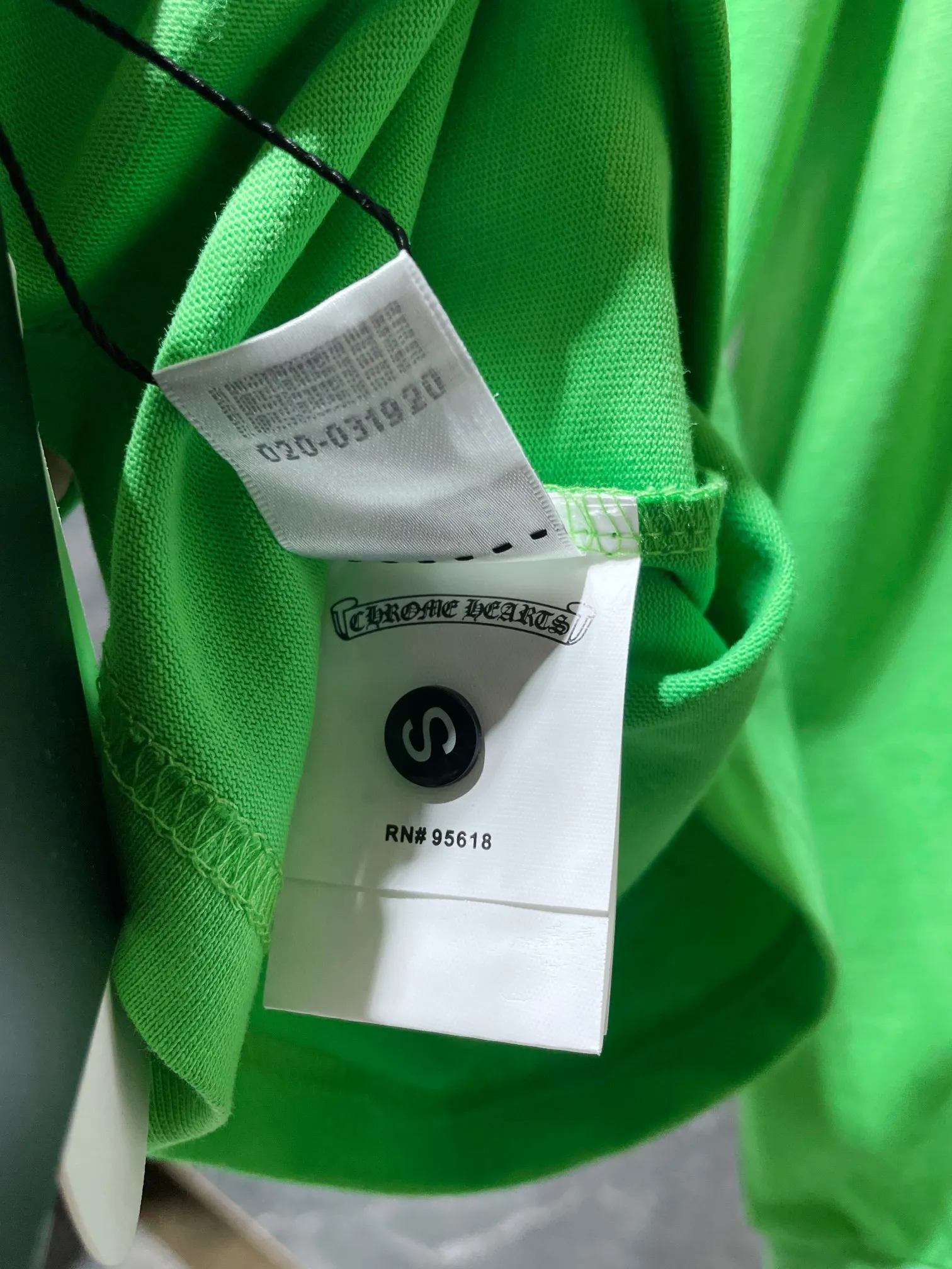 P160 Chrome Hearts 🍁Long T series🍁 High gram weight, environmentally friendly and high-quality top-quality fabric 260g Chrome Hearts Sex Records graffiti limited long sleeves Imported environmentally friendly glue printing and dyeing Reproduction version 1:1 Recommended color: Customized version of graffiti green Size: S, M, L, XL